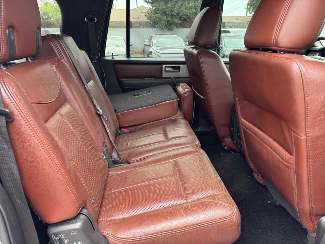 FORD EXPEDITION EL XLT