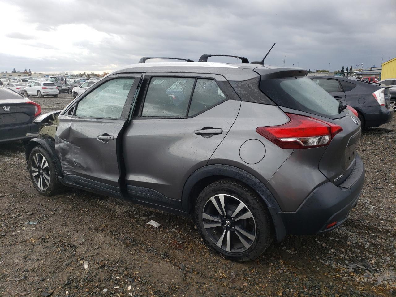 NISSAN KICKS S