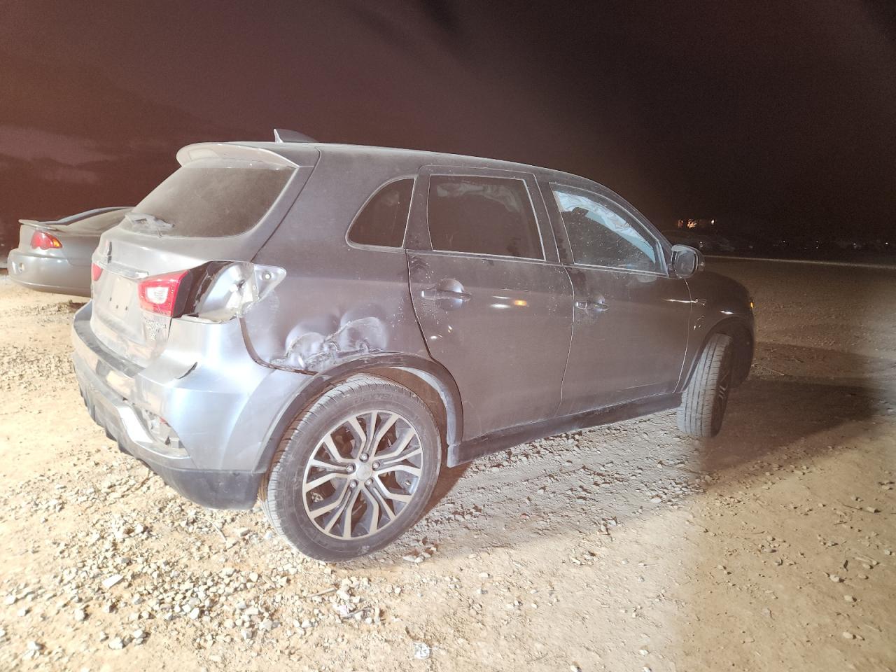 MITSUBISHI OUTLANDER ES