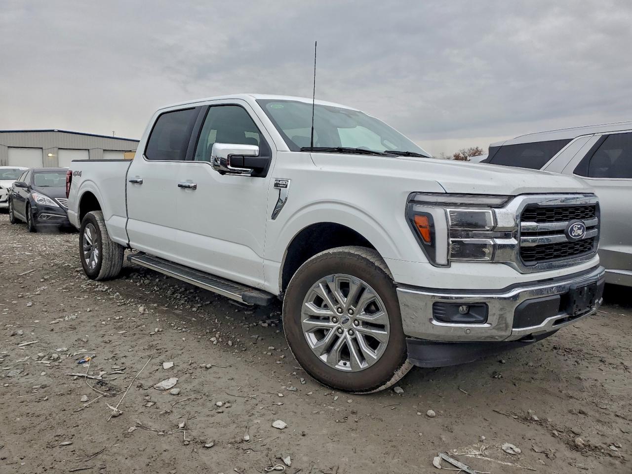 FORD F-150 LARIAT