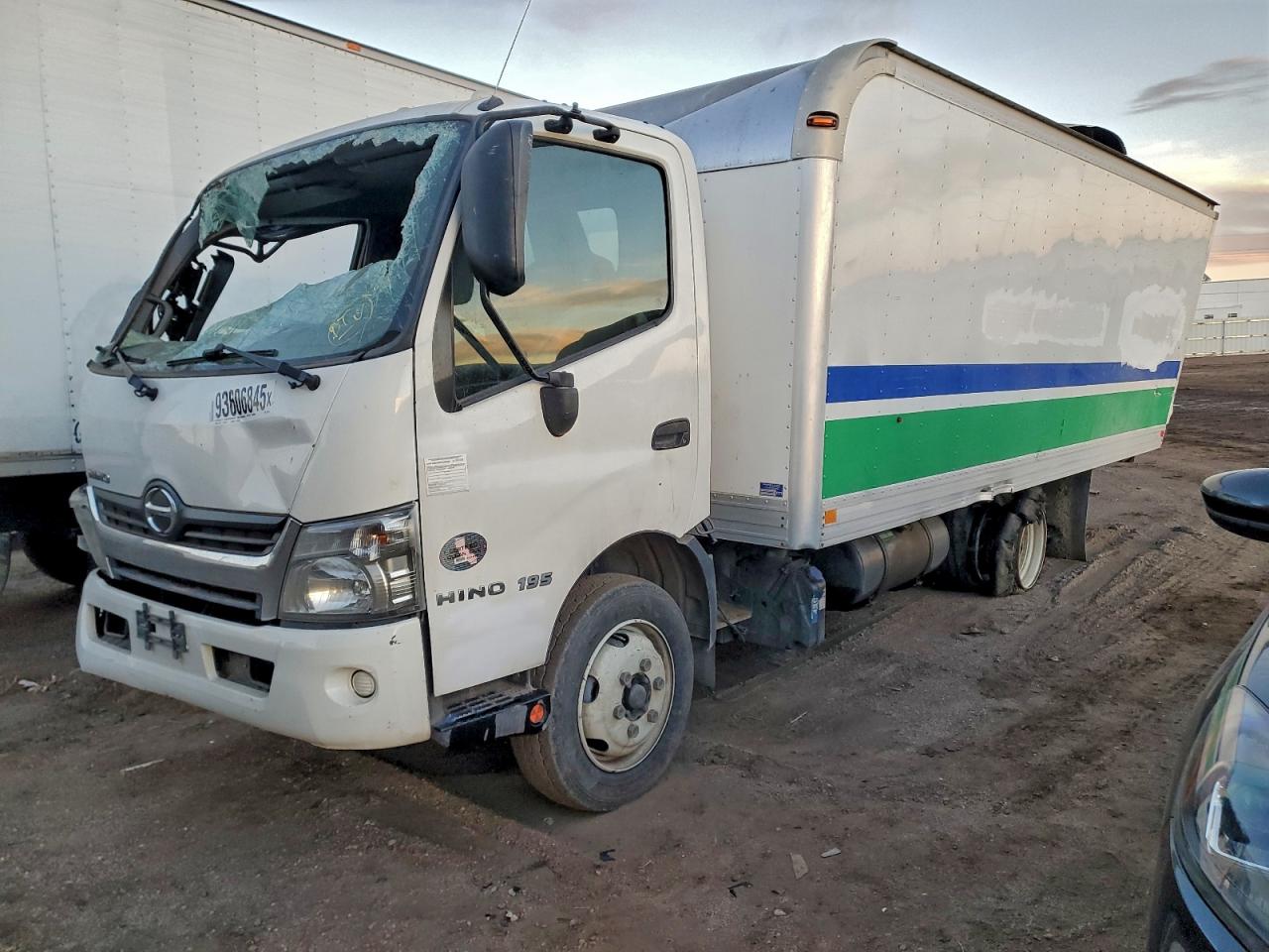 Lot #3308745028 2019 HINO 195