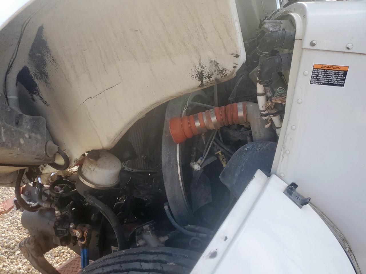 Lot #3318094399 2009 PETERBILT TRACTOR 335