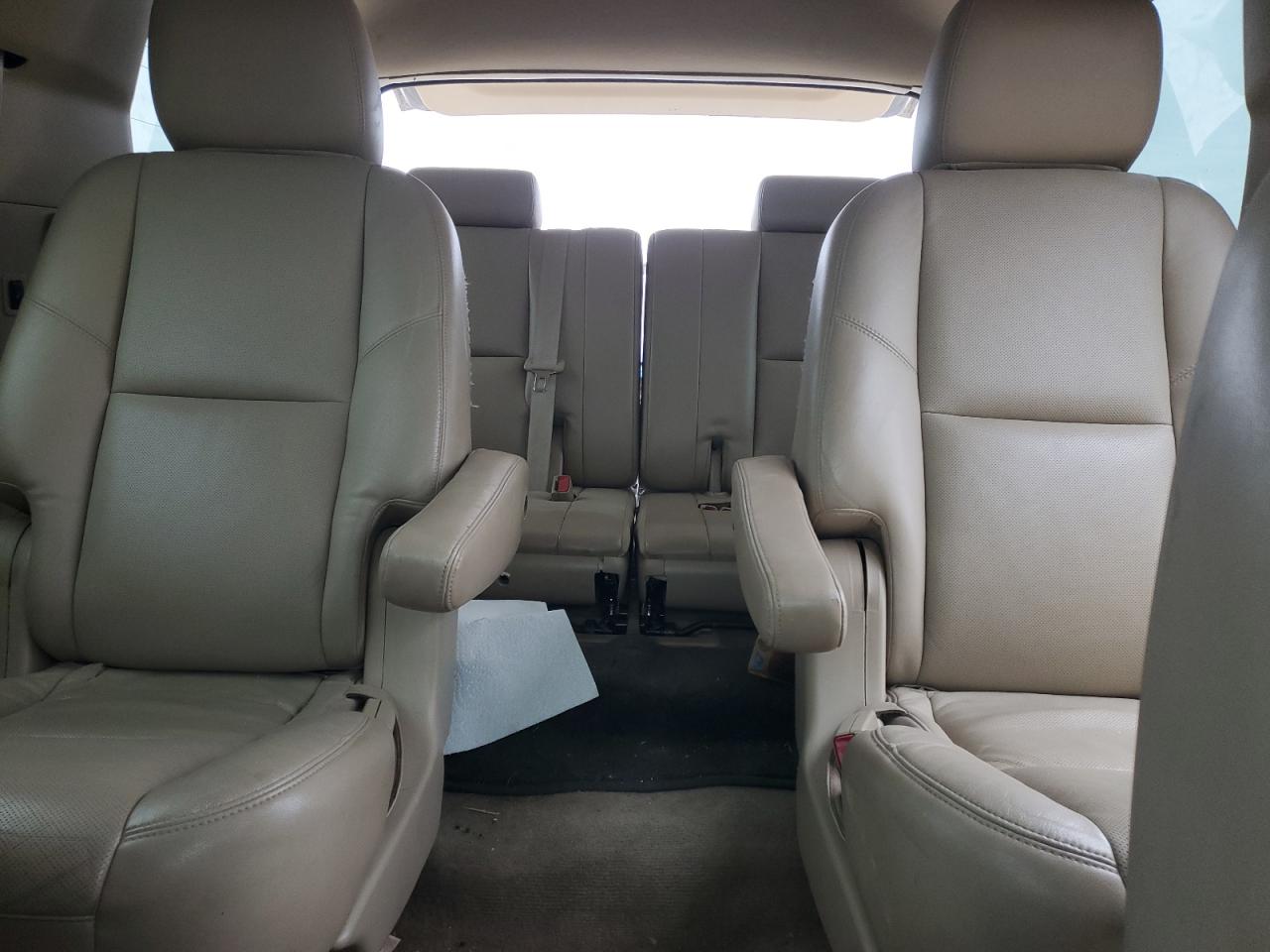 CADILLAC ESCALADE LUXURY