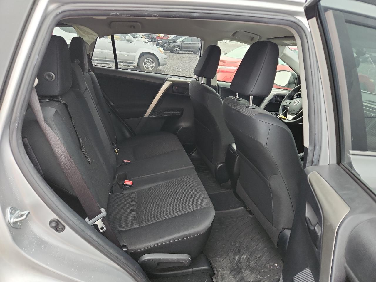 TOYOTA RAV4 LE