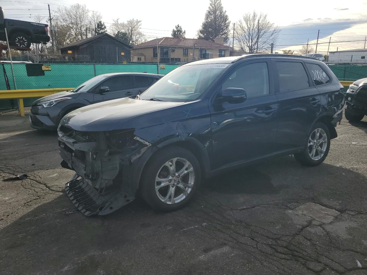 MITSUBISHI OUTLANDER SE