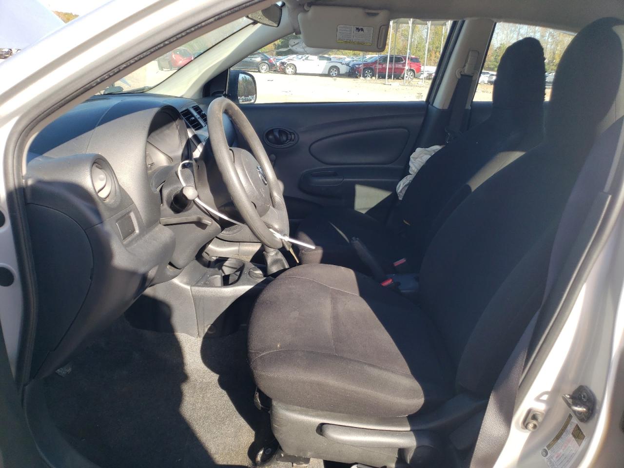 NISSAN VERSA S