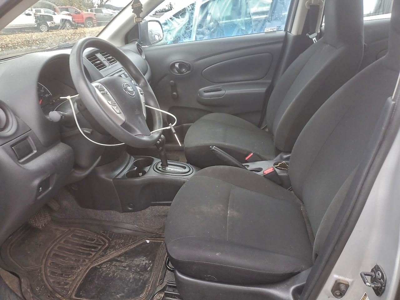 NISSAN VERSA S