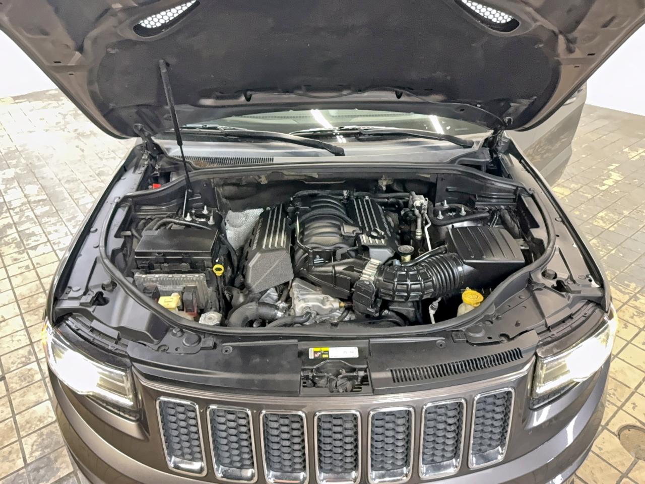 JEEP GRAND CHEROKEE SRT-8