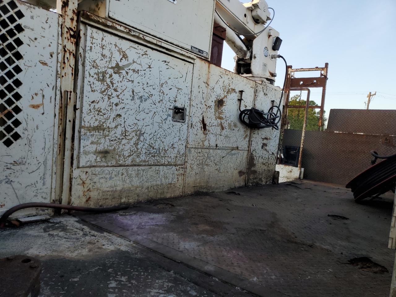 Lot #3292396269 2011 FREIGHTLINER M2 106 HEA