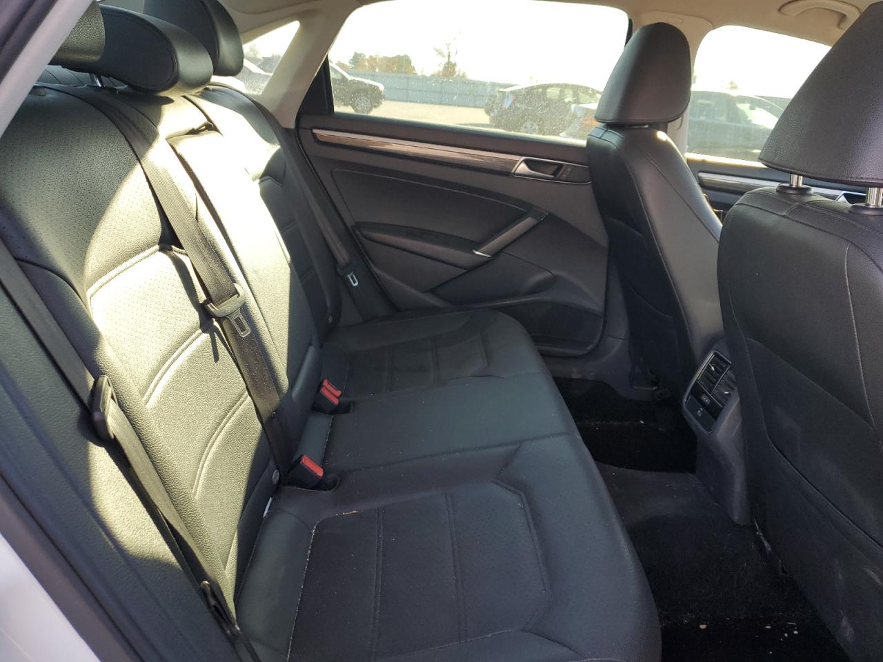 VOLKSWAGEN PASSAT SE