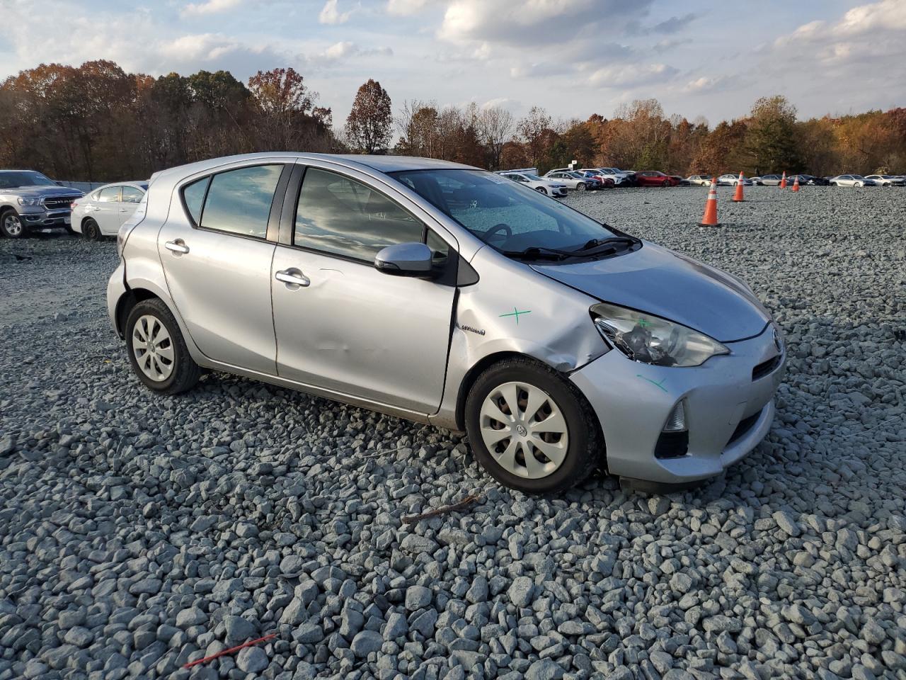 TOYOTA PRIUS C