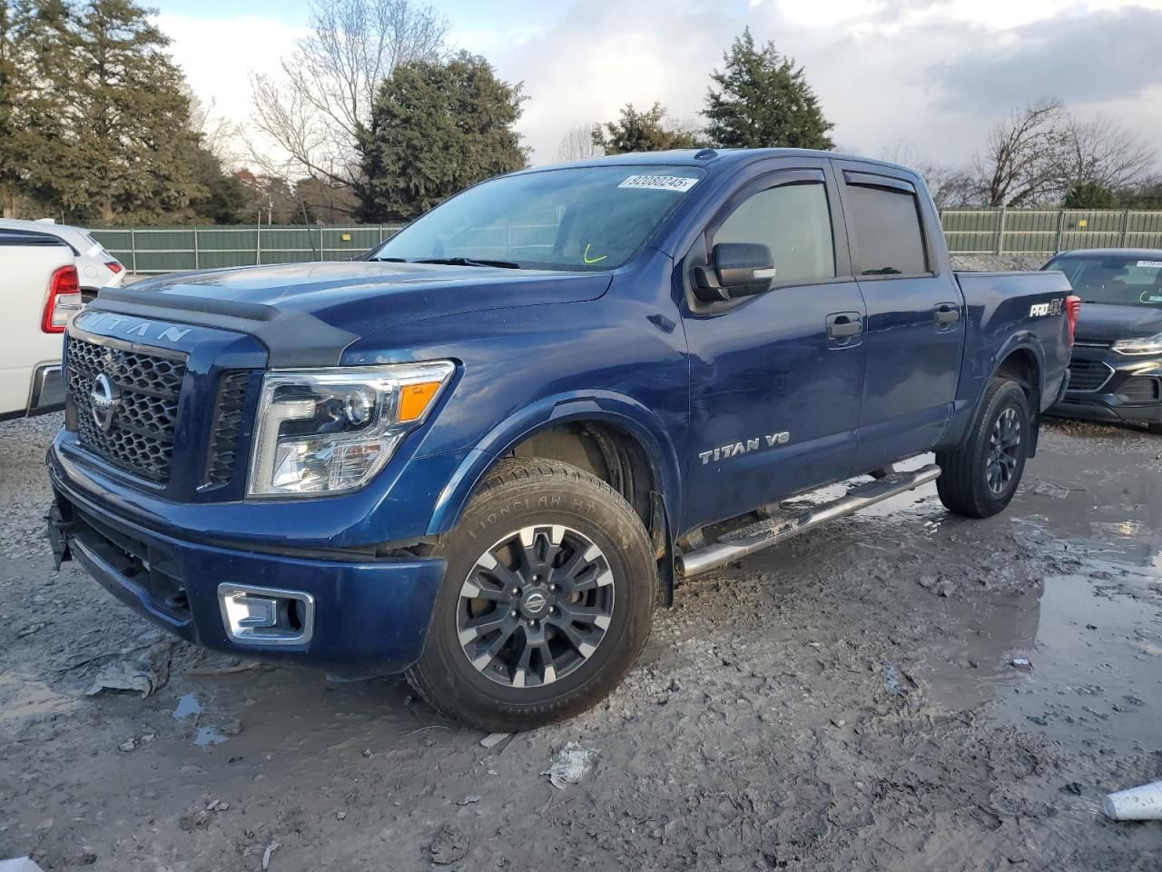 NISSAN TITAN SV
