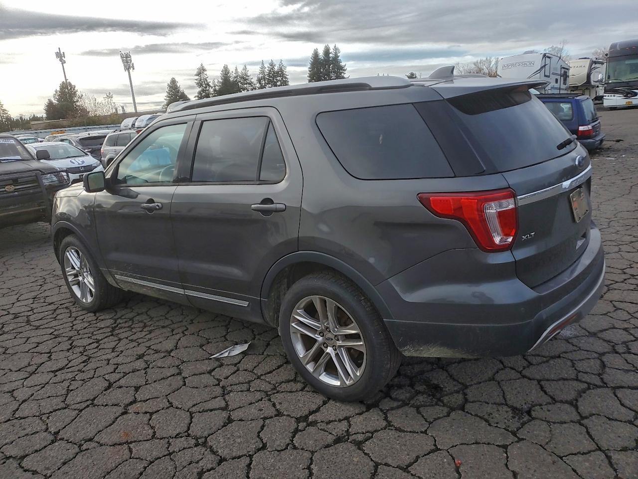 FORD EXPLORER XLT