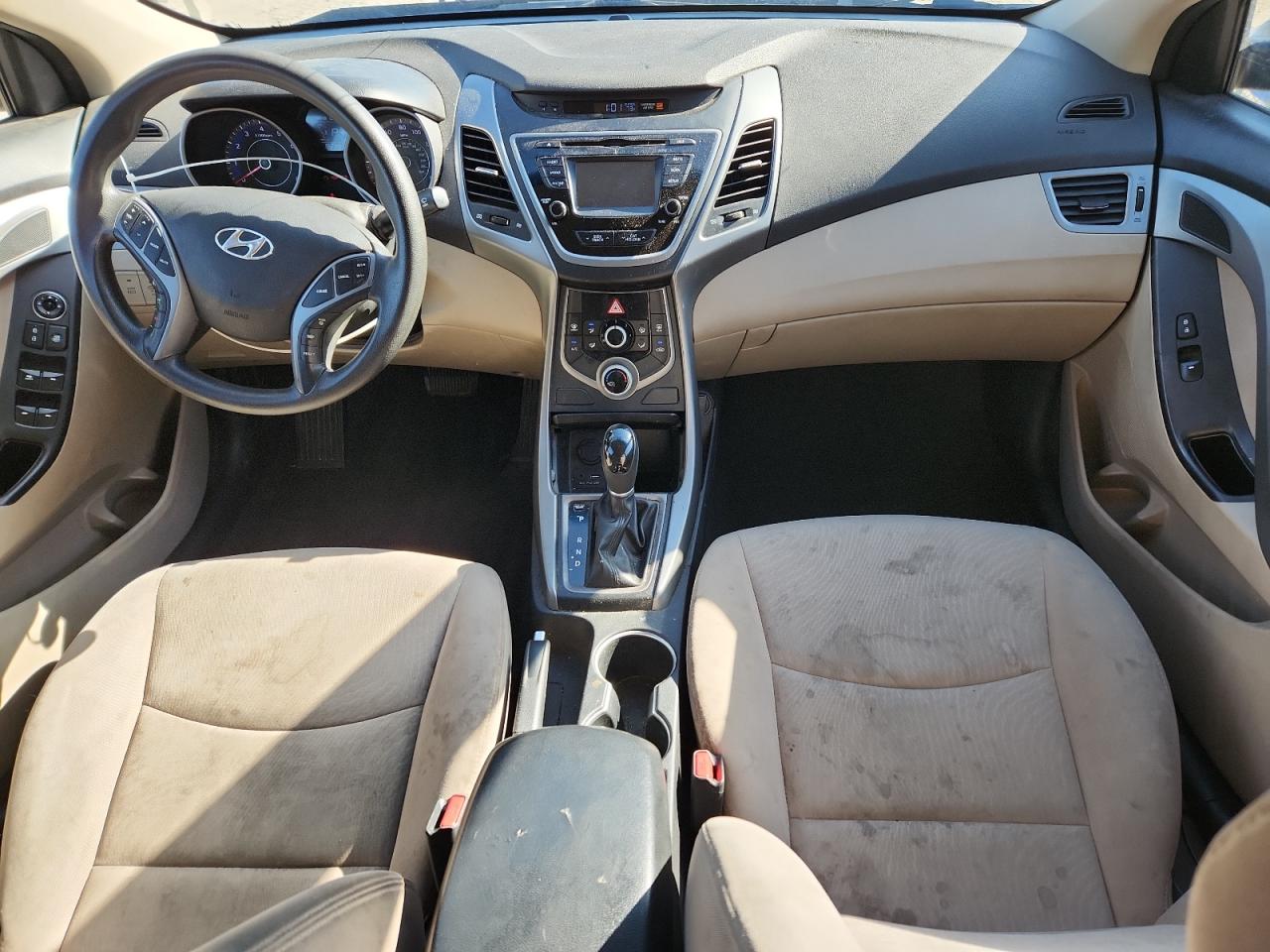 HYUNDAI ELANTRA SE