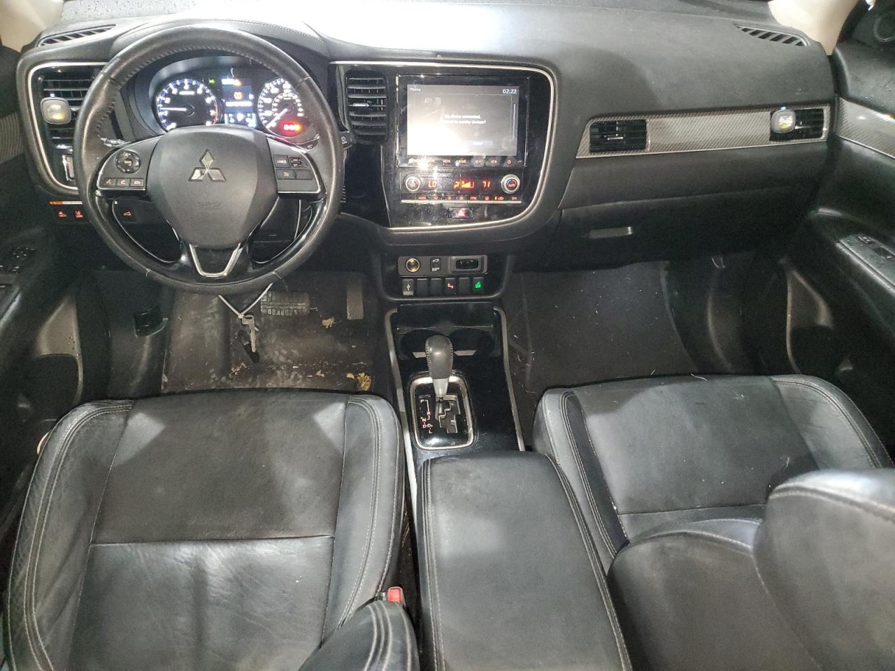 MITSUBISHI OUTLANDER SE