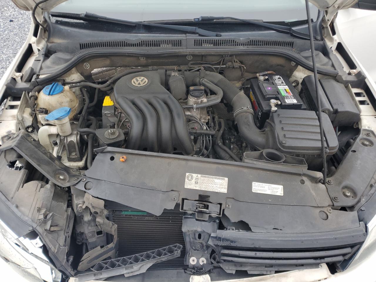 VOLKSWAGEN JETTA BASE