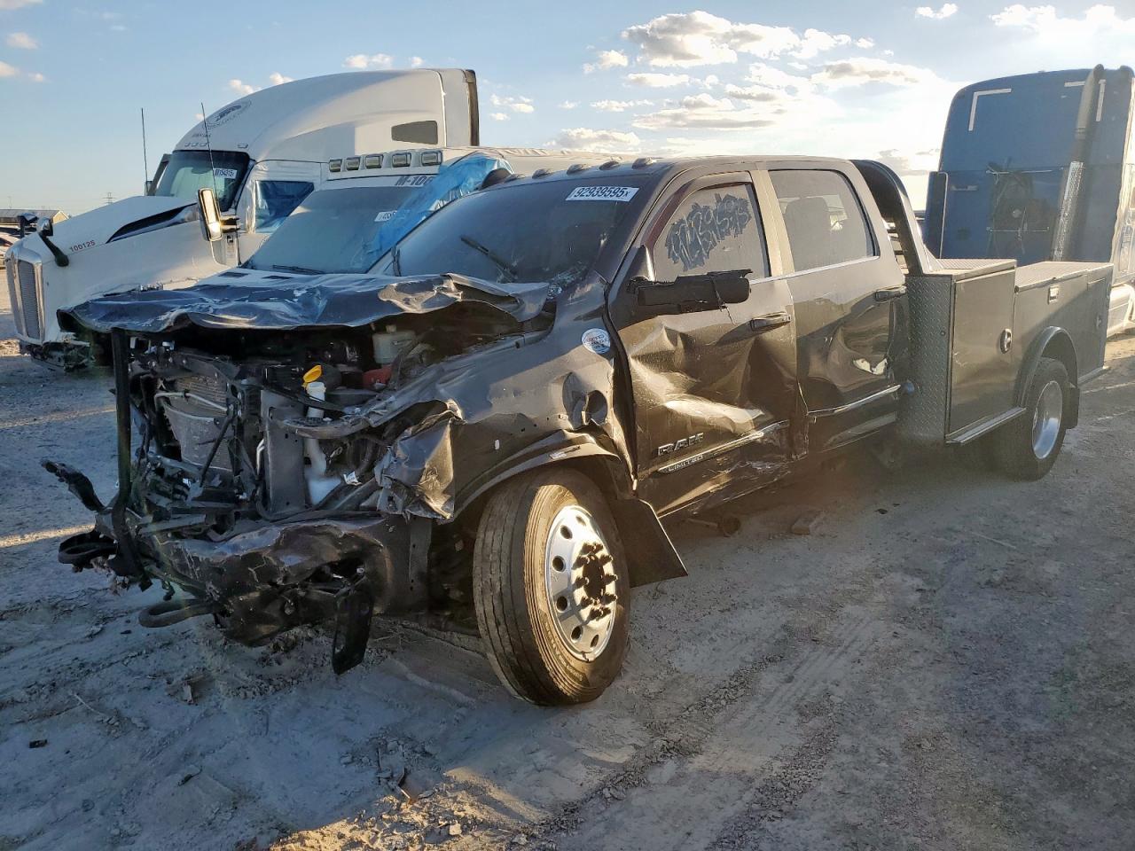 Lot #3291159978 2024 RAM 5500