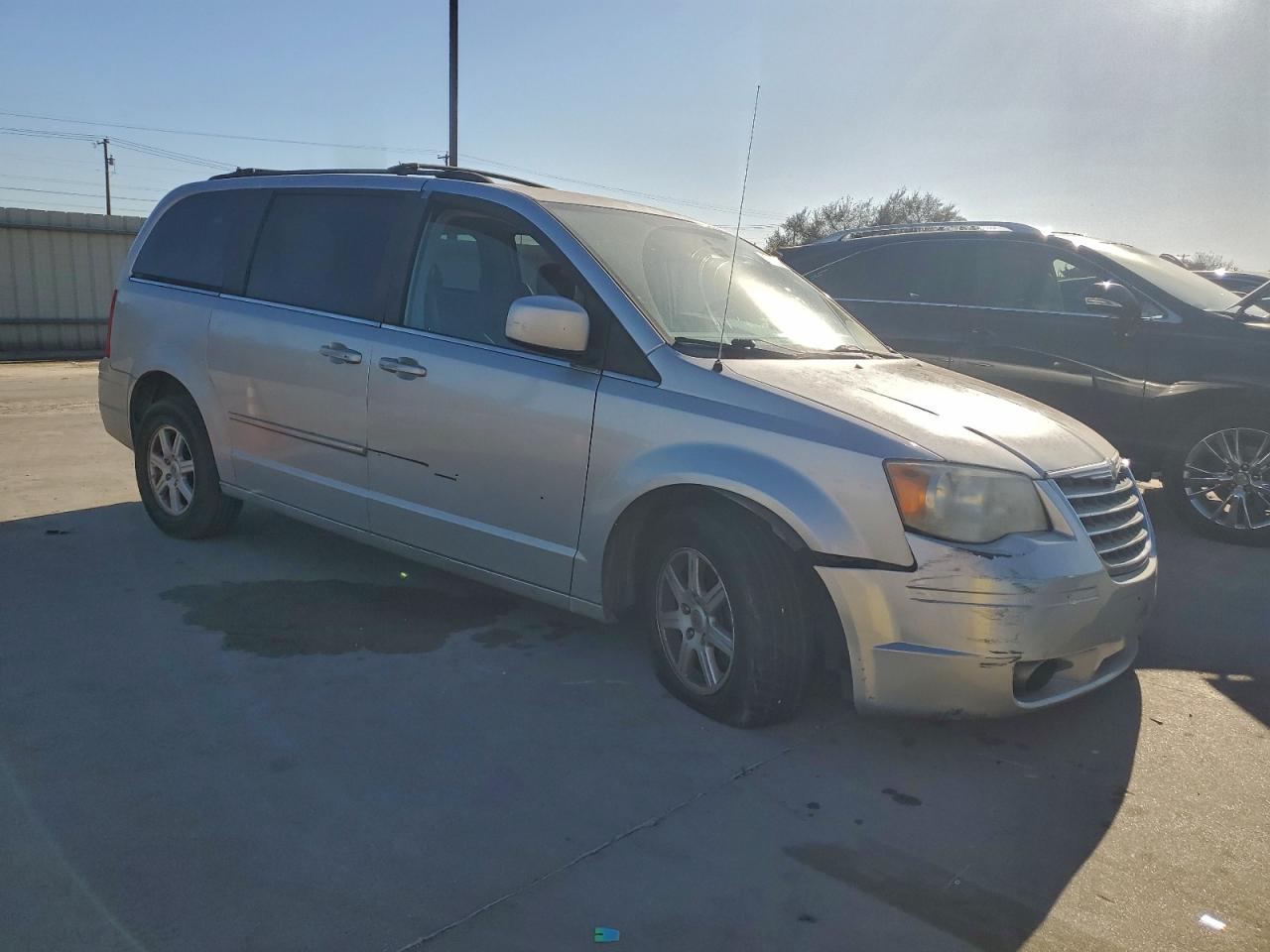 CHRYSLER TOWN & COUNTRY TOURING