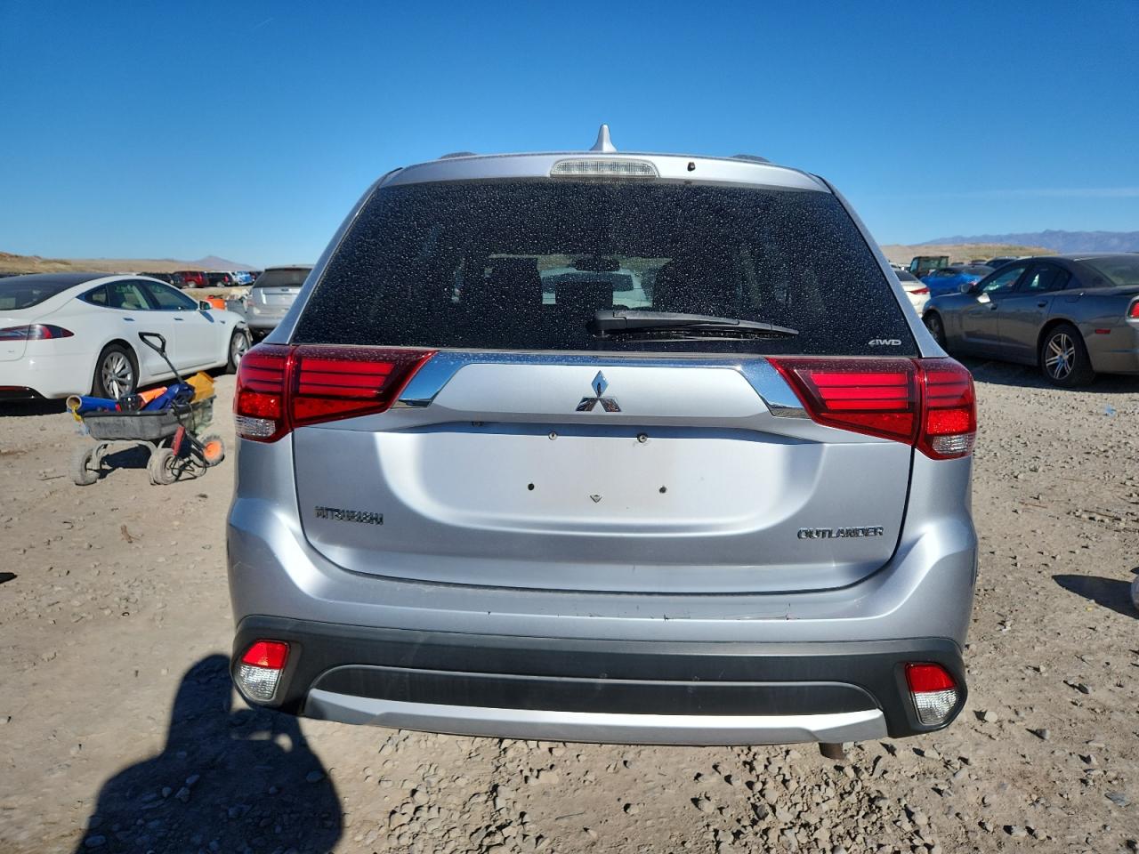 MITSUBISHI OUTLANDER ES