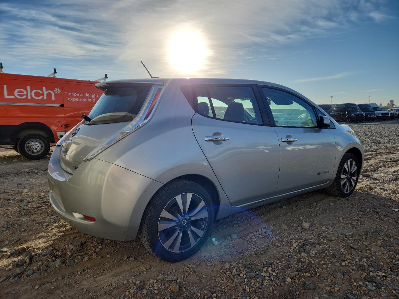 NISSAN LEAF SV