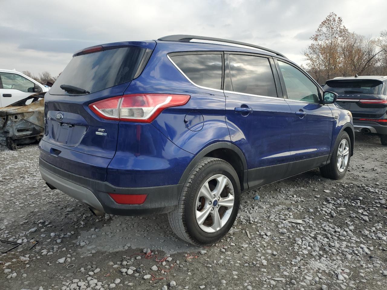 FORD ESCAPE SE