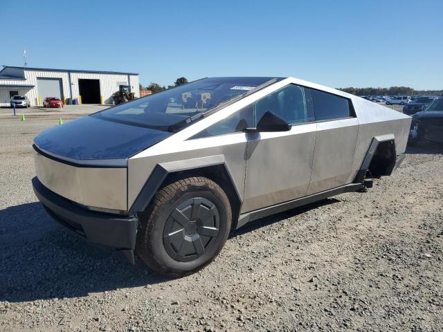 TESLA CYBERTRUCK