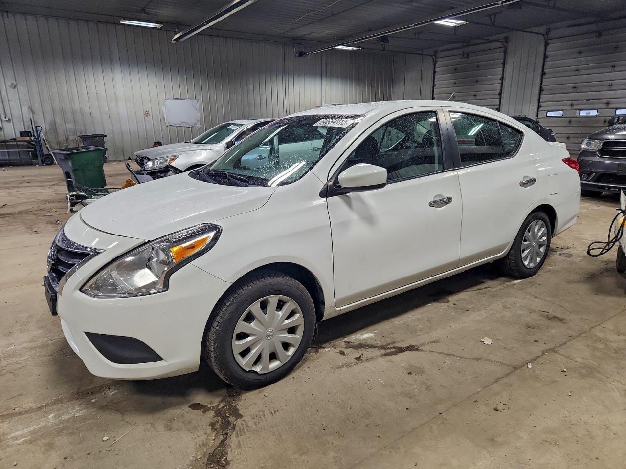 NISSAN VERSA S