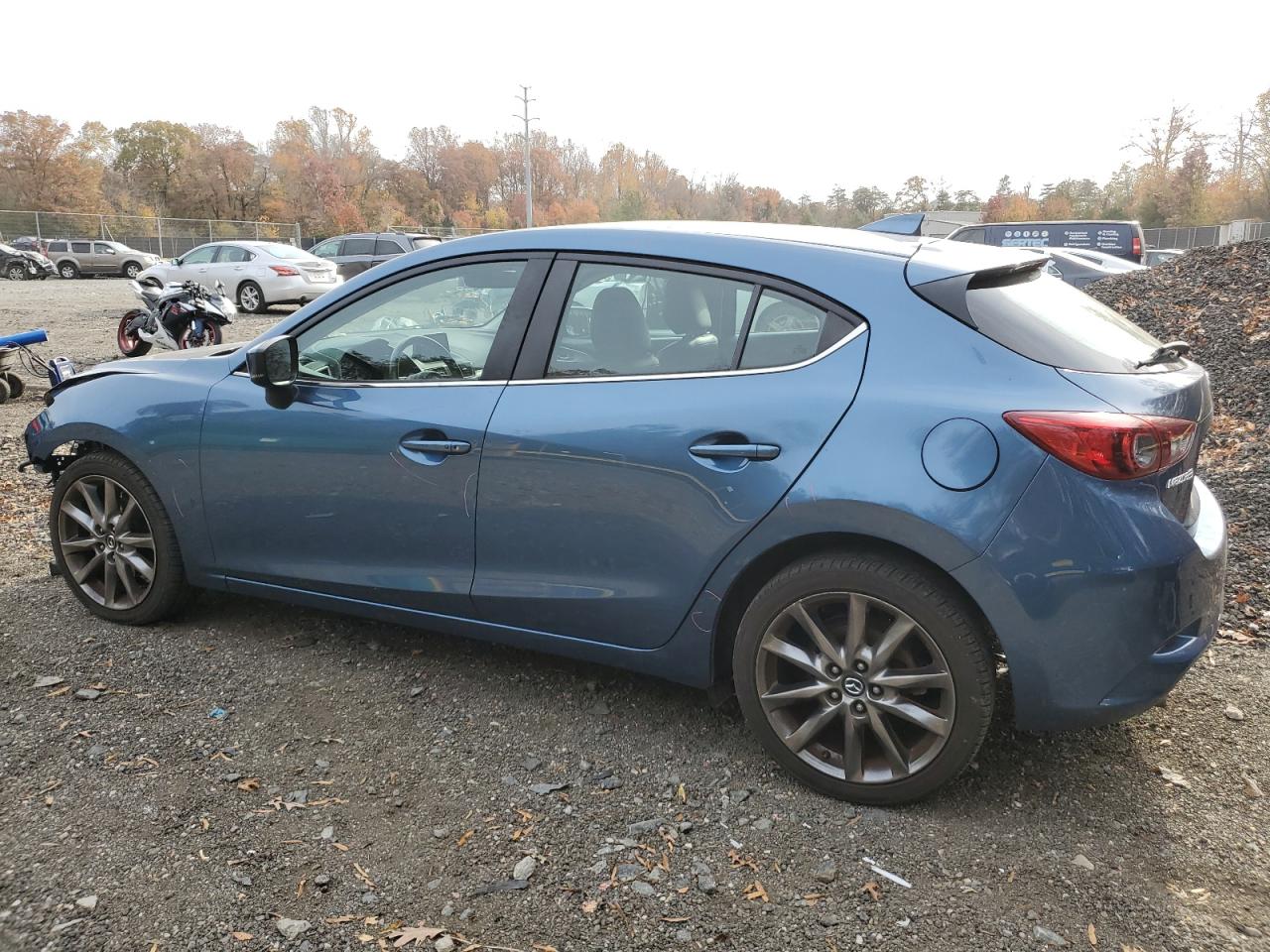 MAZDA 3 TOURING