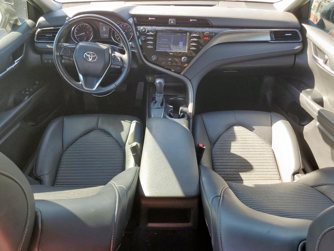 TOYOTA CAMRY SE