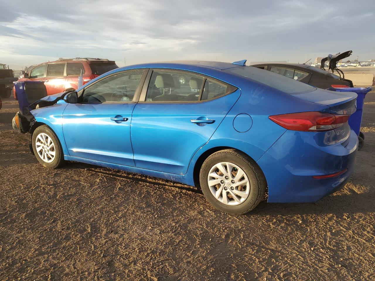 HYUNDAI ELANTRA SE