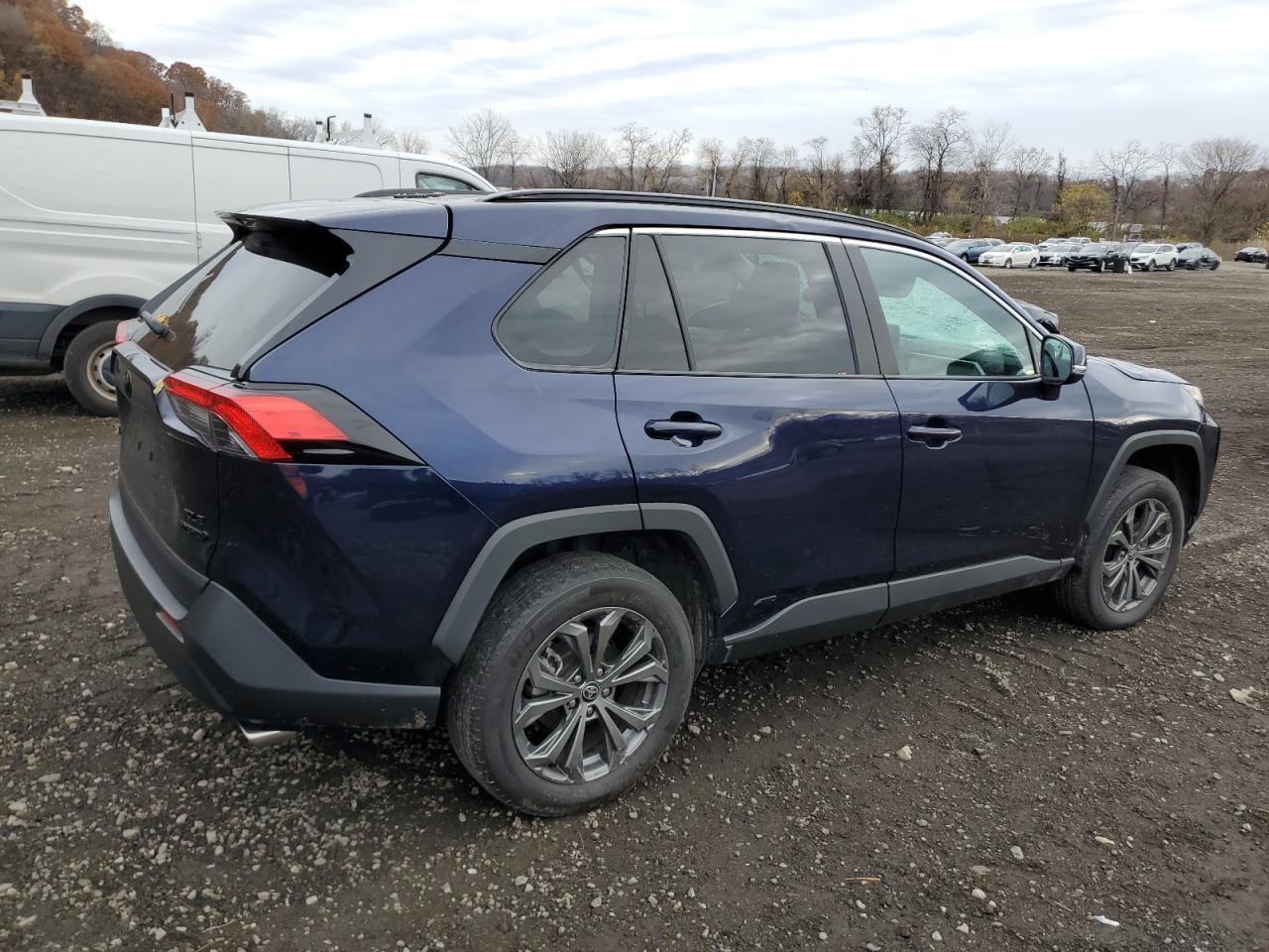 TOYOTA RAV4 XLE PREMIUM