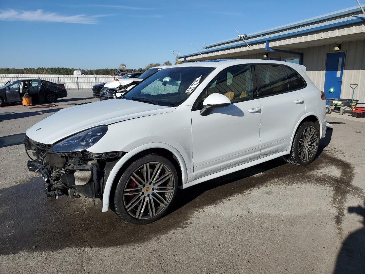 PORSCHE CAYENNE GTS