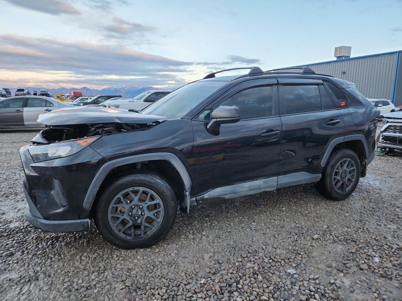 TOYOTA RAV4 LE