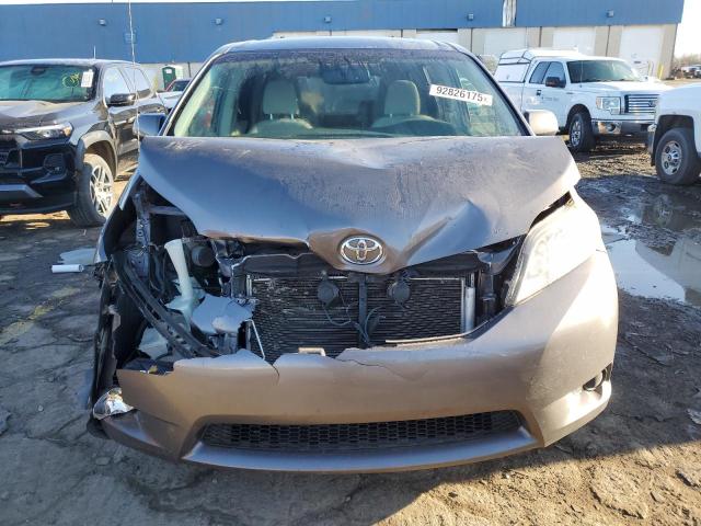 2013 TOYOTA SIENNA LE #3305331324
