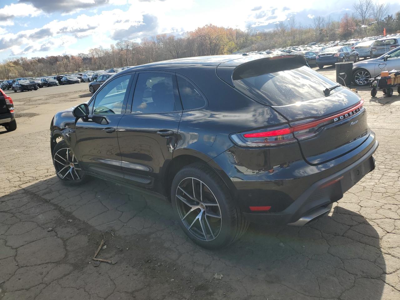 PORSCHE MACAN BASE