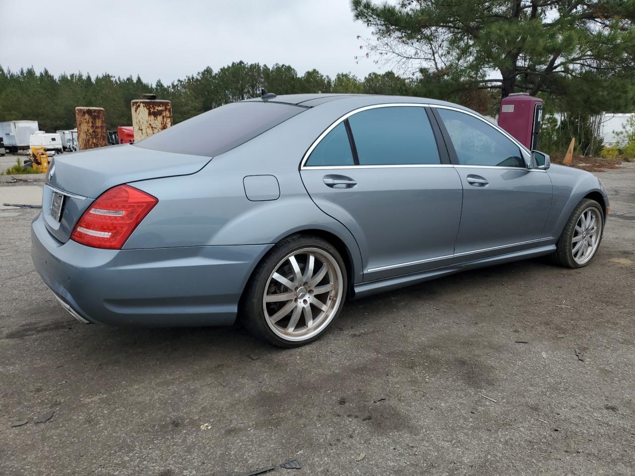 MERCEDES-BENZ S-CLASS 550