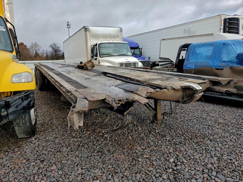 Global Auto Auctions: 2001 RAVENS TRAILER