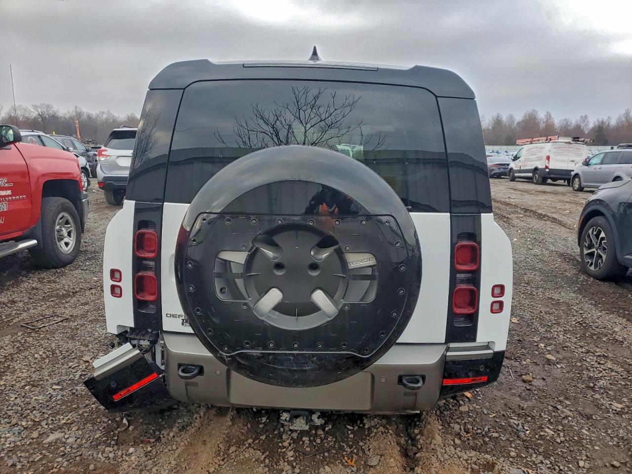 LAND ROVER DEFENDER 130 X-DYNAMIC SE