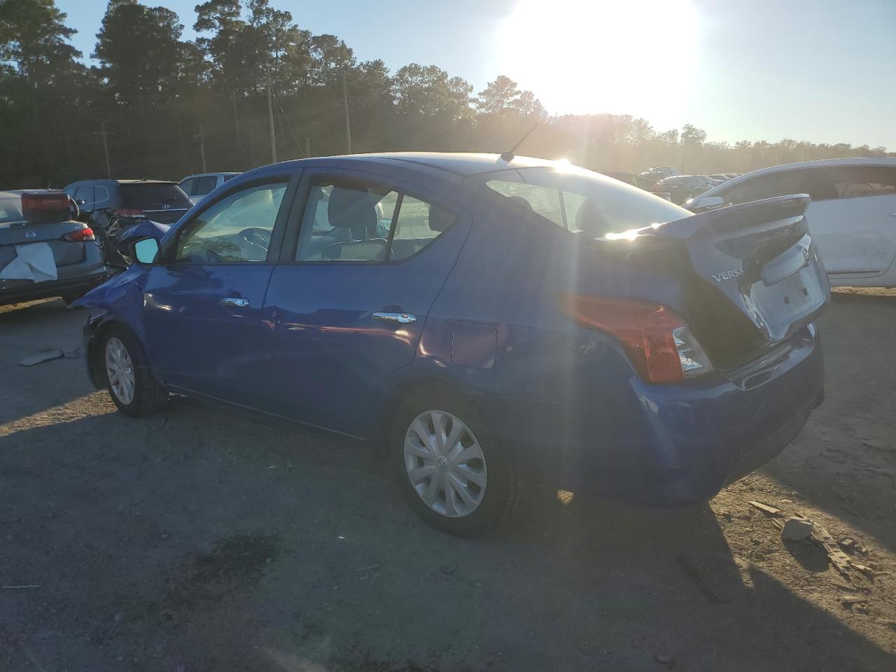 NISSAN VERSA S