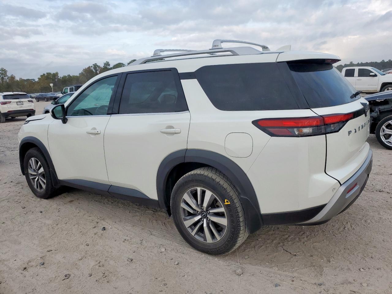 NISSAN PATHFINDER SL