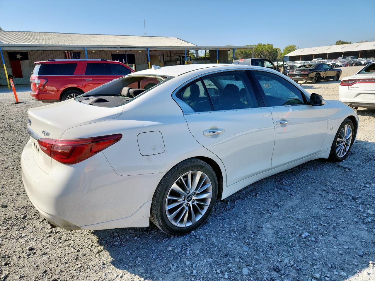 INFINITI Q50 LUXE