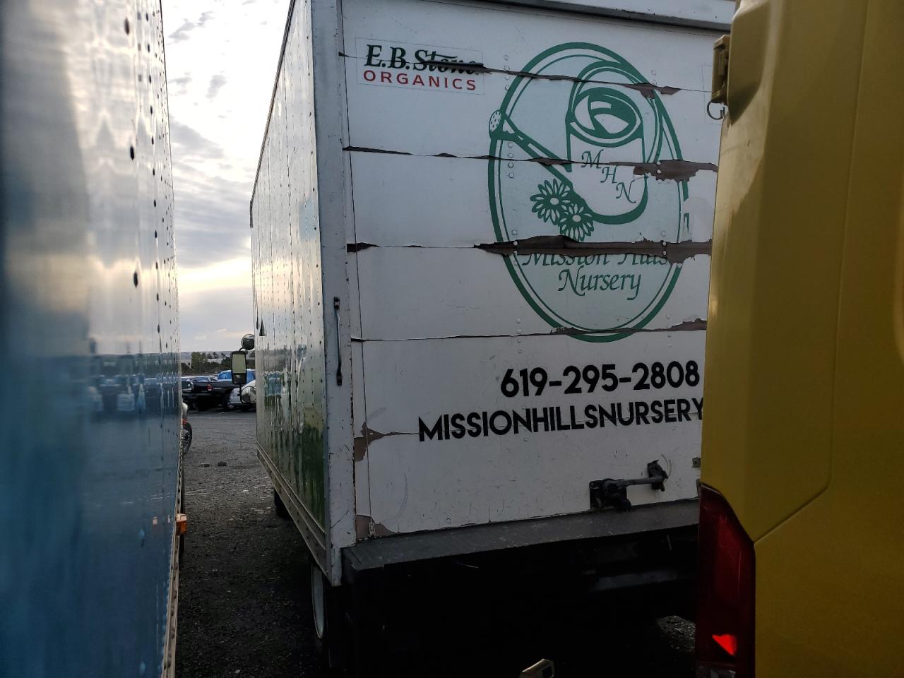 Lot #3301771339 2015 ISUZU NRR