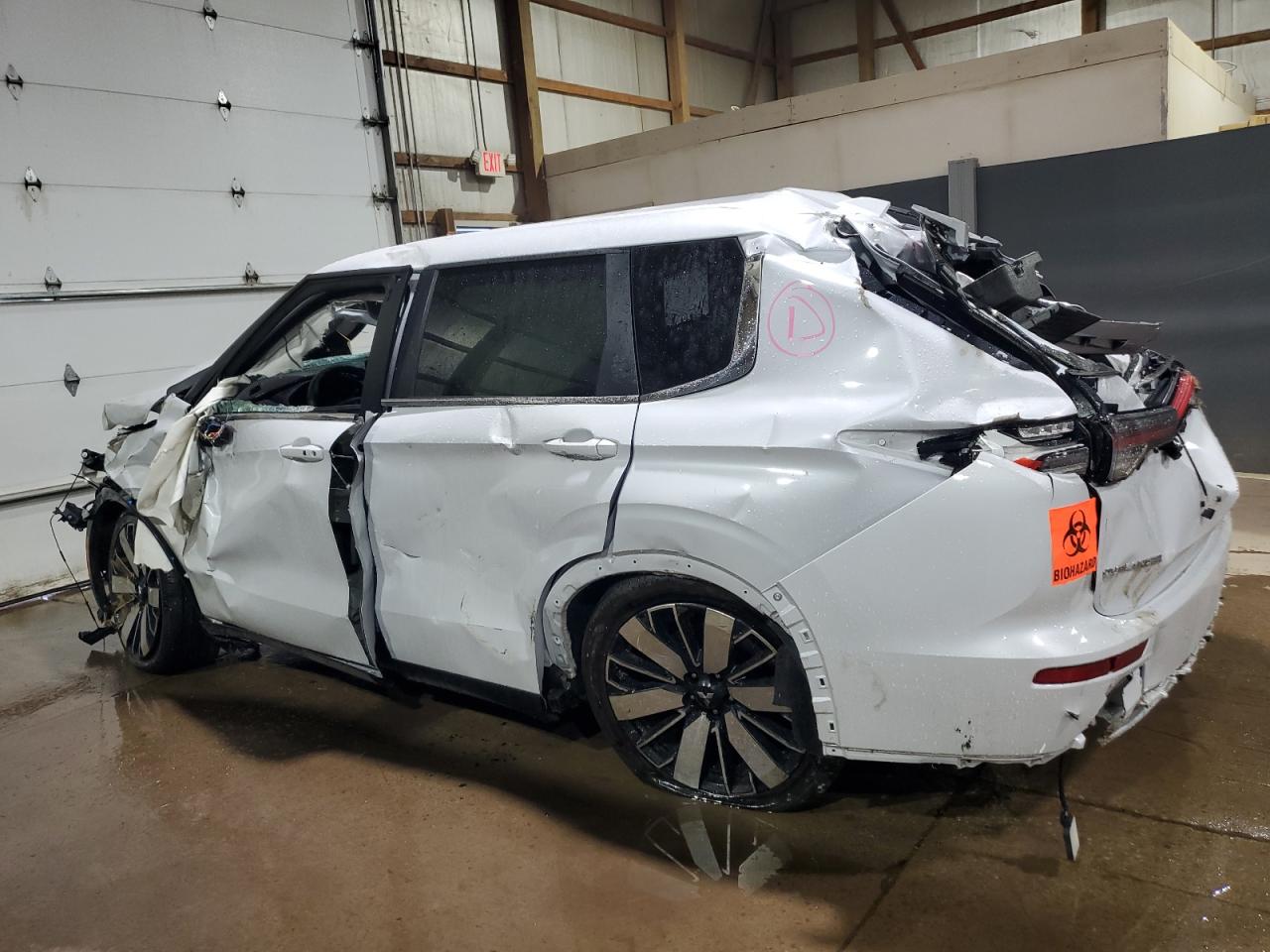 MITSUBISHI OUTLANDER SE