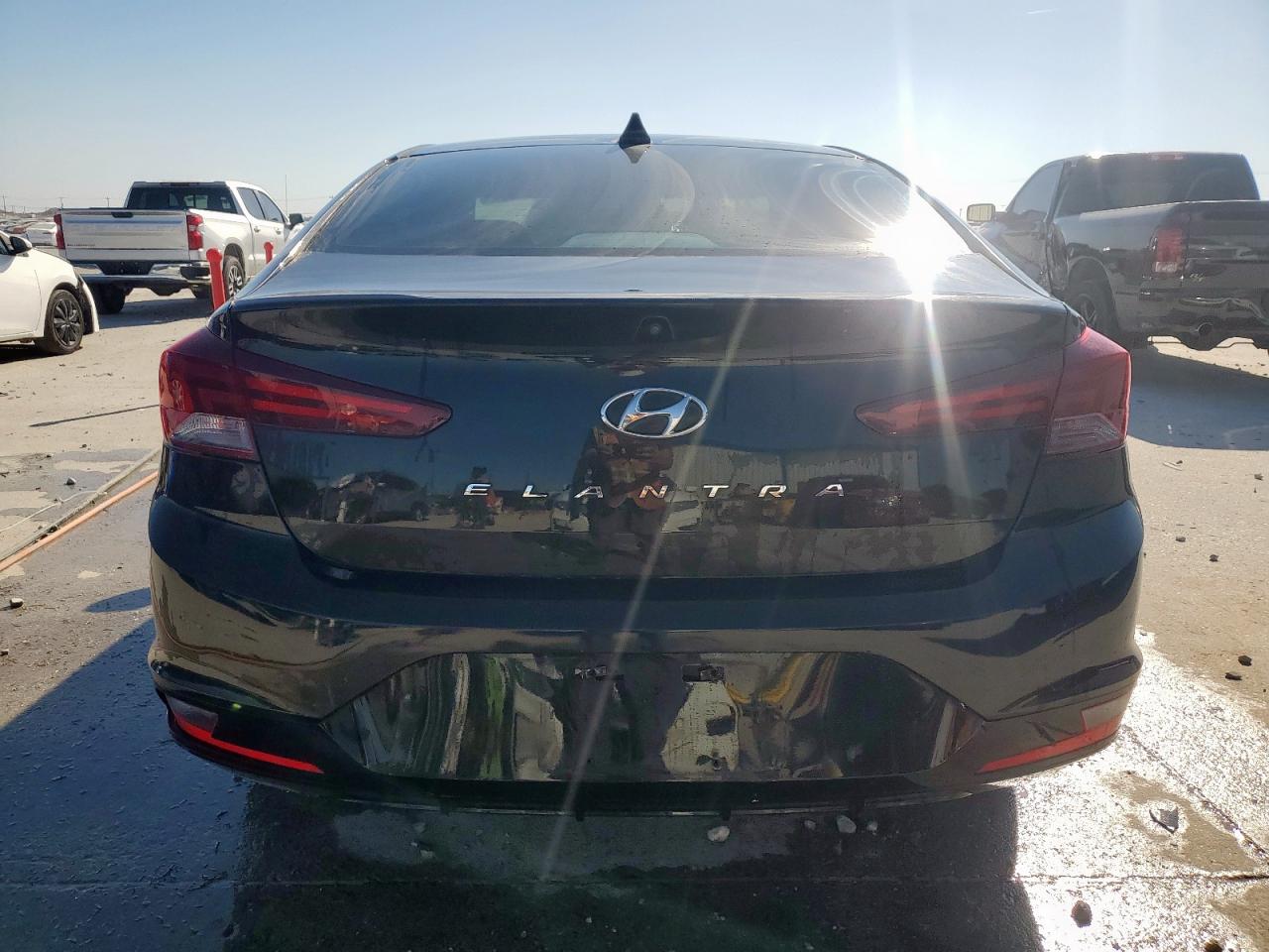 HYUNDAI ELANTRA SEL
