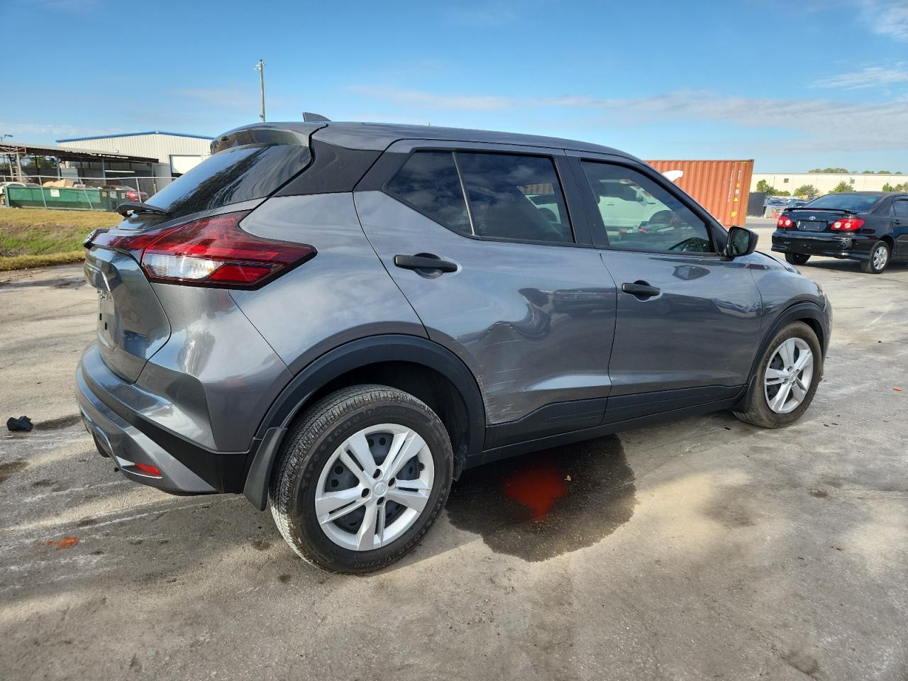 NISSAN KICKS S