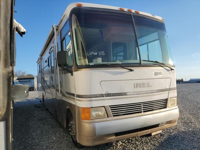 Global Auto Auctions: 2002 WORKHORSE CUSTOM CHASSIS MOTORHOME