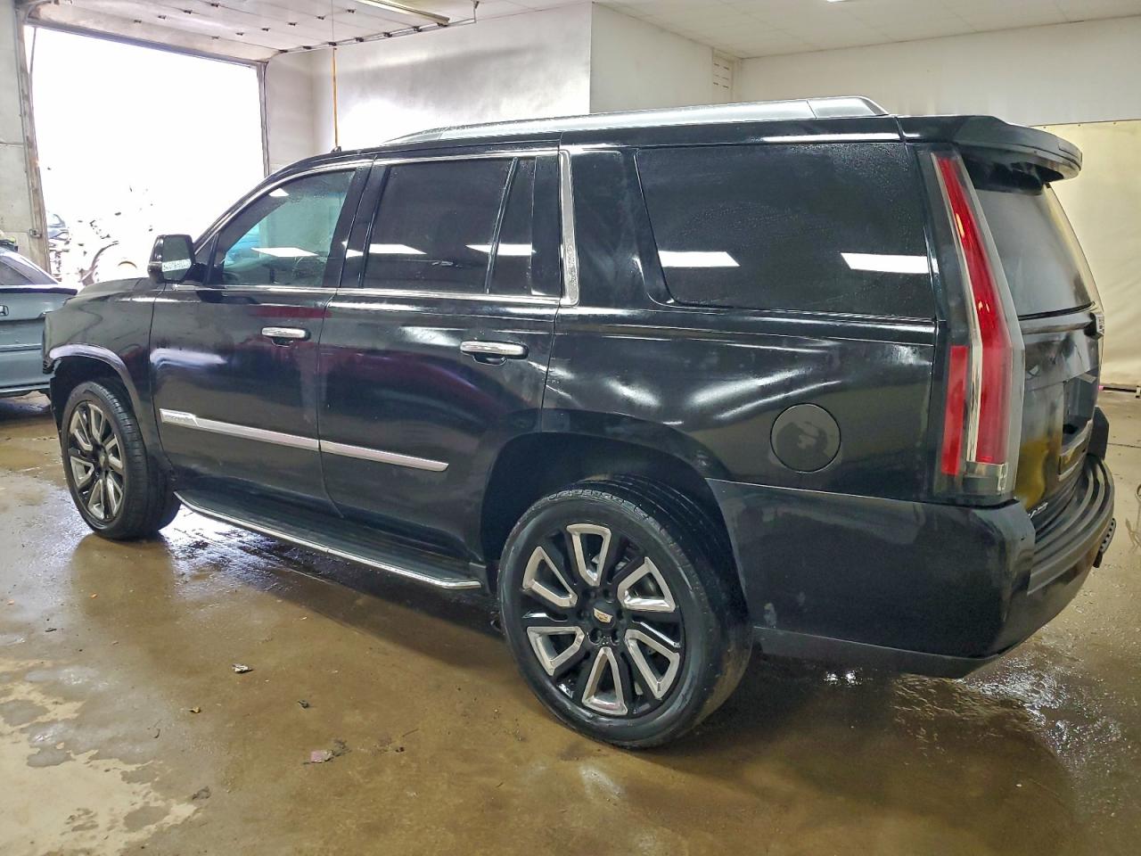 CADILLAC ESCALADE PREMIUM