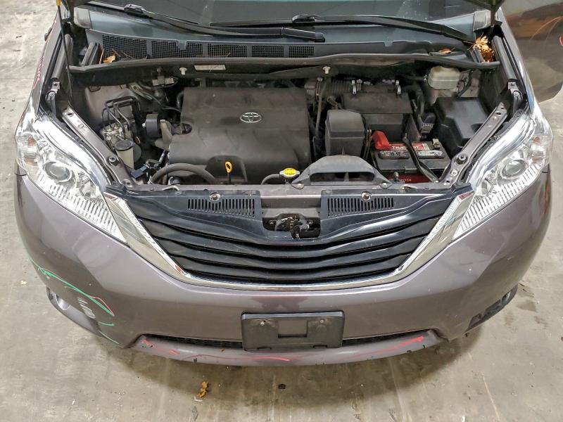 2013 TOYOTA SIENNA LE #3298140182