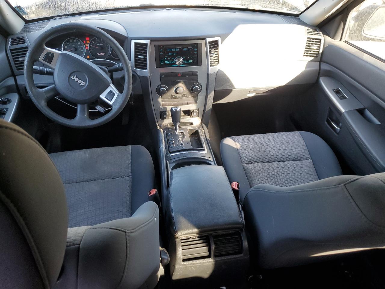 JEEP GRAND CHEROKEE LAREDO