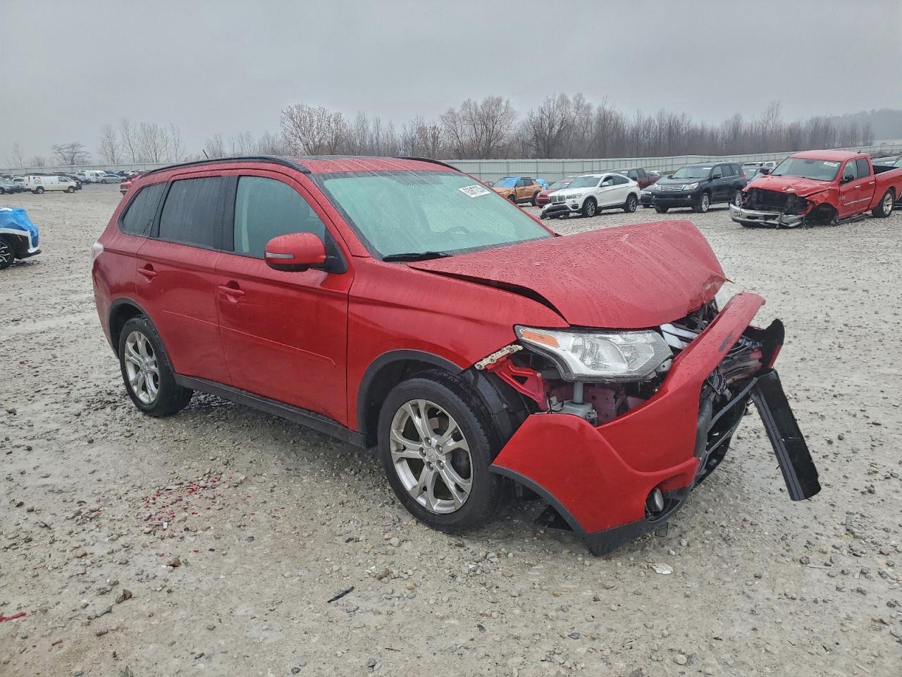 MITSUBISHI OUTLANDER SE